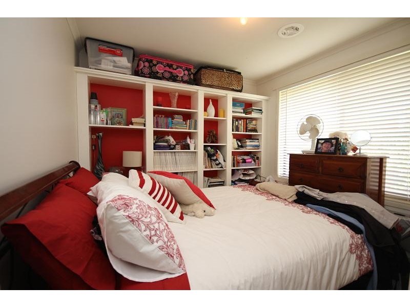 203 Whitelaw Avenue, Delacombe VIC 3356