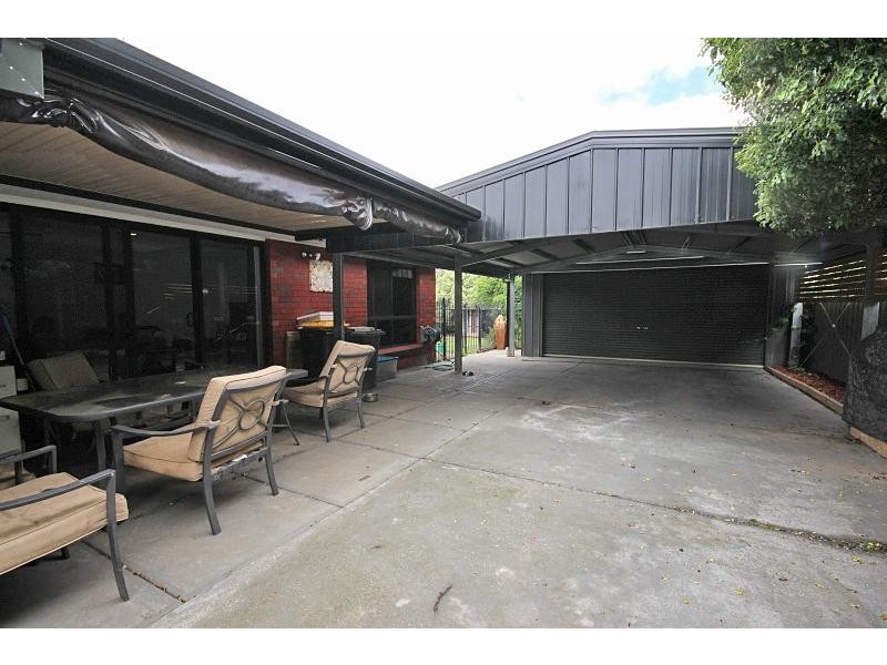 203 Whitelaw Avenue, Delacombe VIC 3356