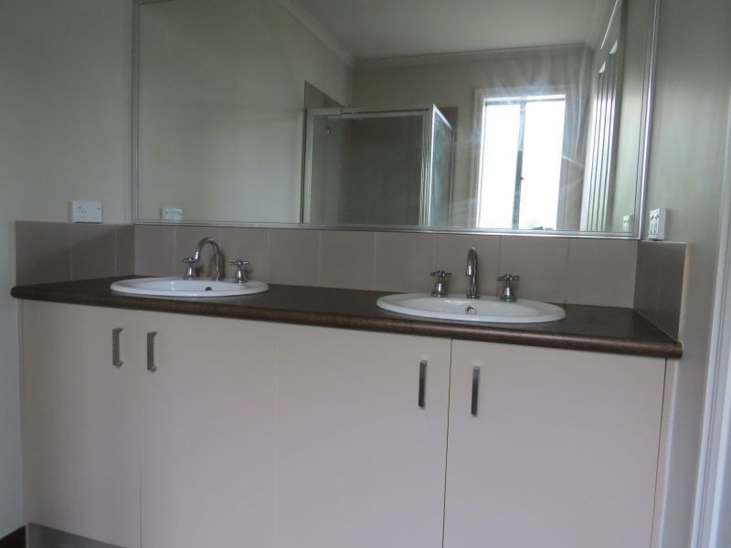 4 Lowry Crescent, Miners Rest VIC 3352