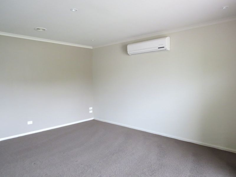 4 Lowry Crescent, Miners Rest VIC 3352