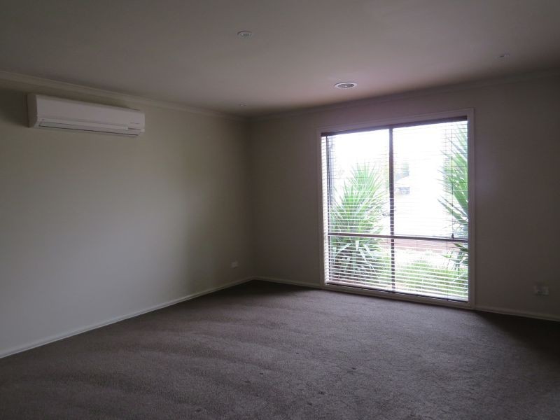 4 Lowry Crescent, Miners Rest VIC 3352