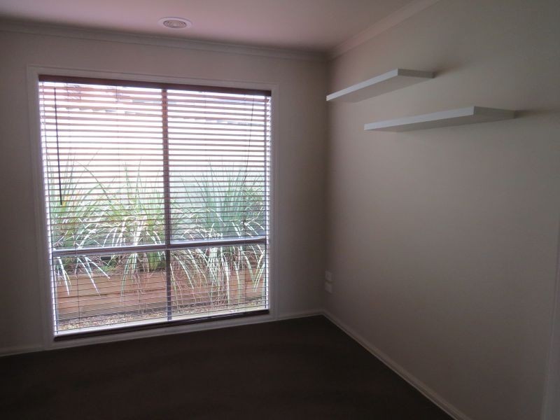 4 Lowry Crescent, Miners Rest VIC 3352