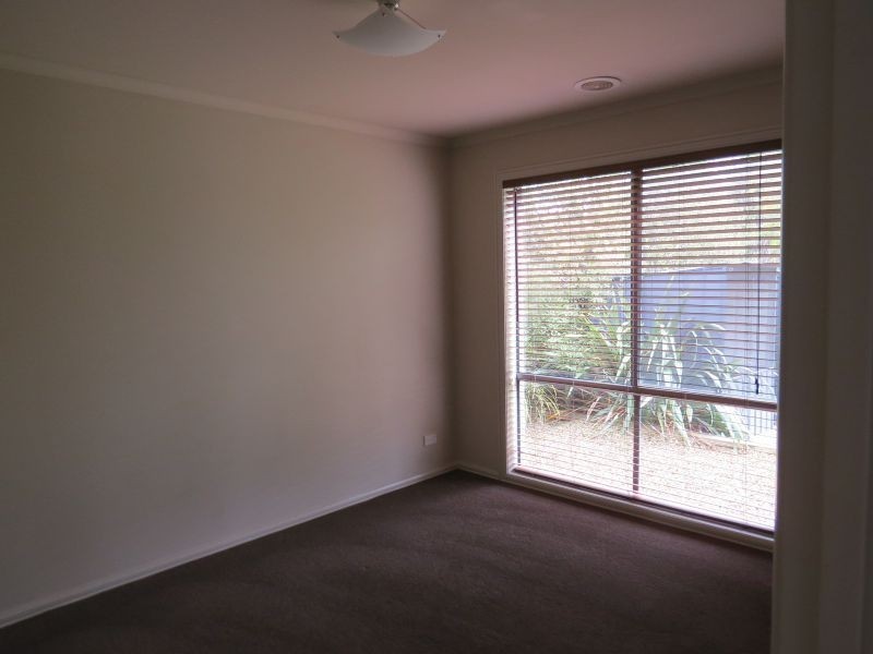 4 Lowry Crescent, Miners Rest VIC 3352