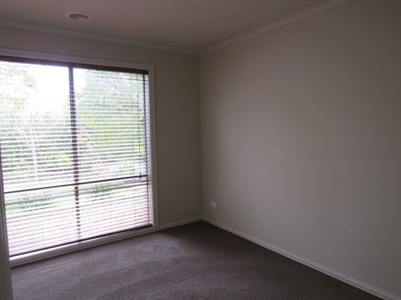 4 Lowry Crescent, Miners Rest VIC 3352