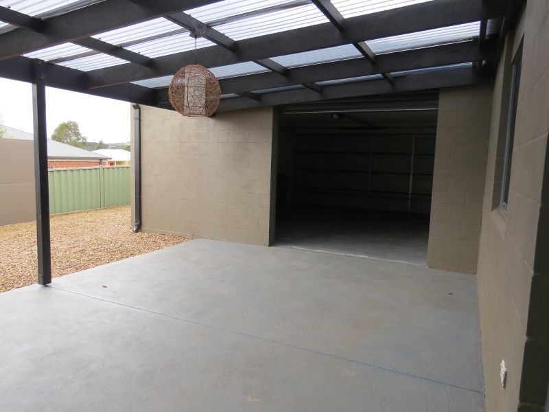 4 Lowry Crescent, Miners Rest VIC 3352