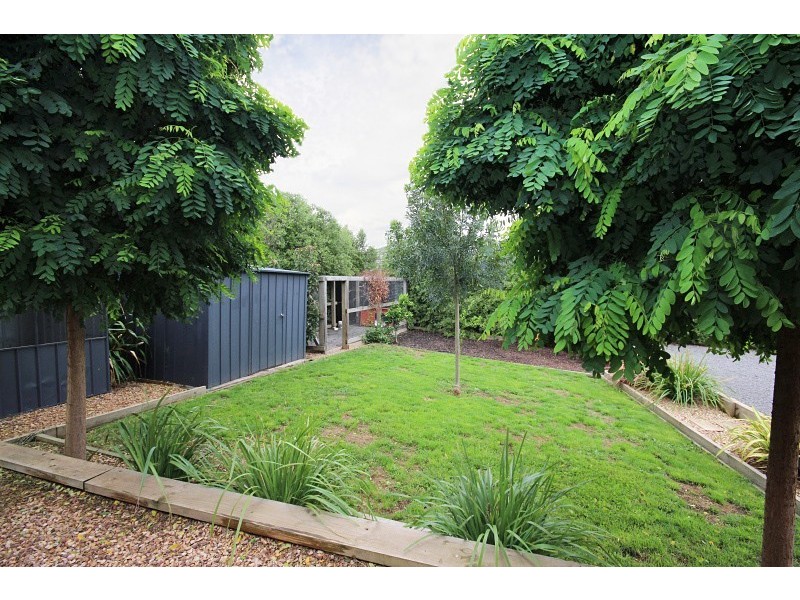 4 Lowry Crescent, Miners Rest VIC 3352