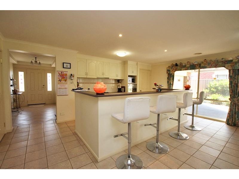 11 Peppertree Court, Alfredton VIC 3350