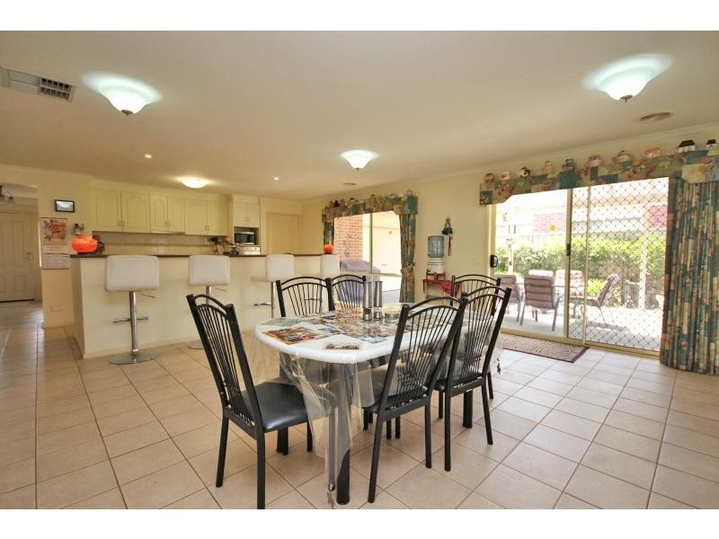 11 Peppertree Court, Alfredton VIC 3350