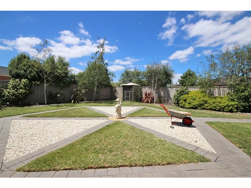 11 Peppertree Court, Alfredton VIC 3350