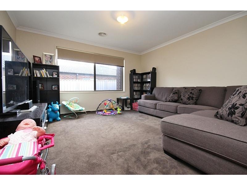 36 Kirby Avenue, Canadian VIC 3350