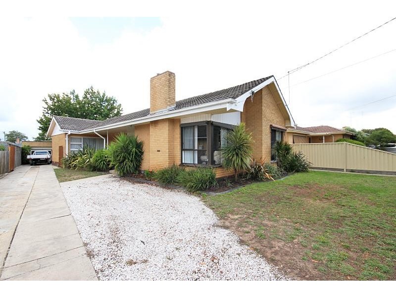 10 Mathilda Street, Wendouree VIC 3355