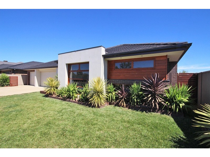 12 Cuzens Road, Alfredton VIC 3350