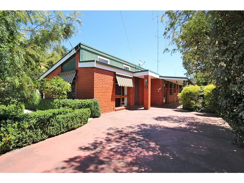 74 Longley Street, Alfredton VIC 3350