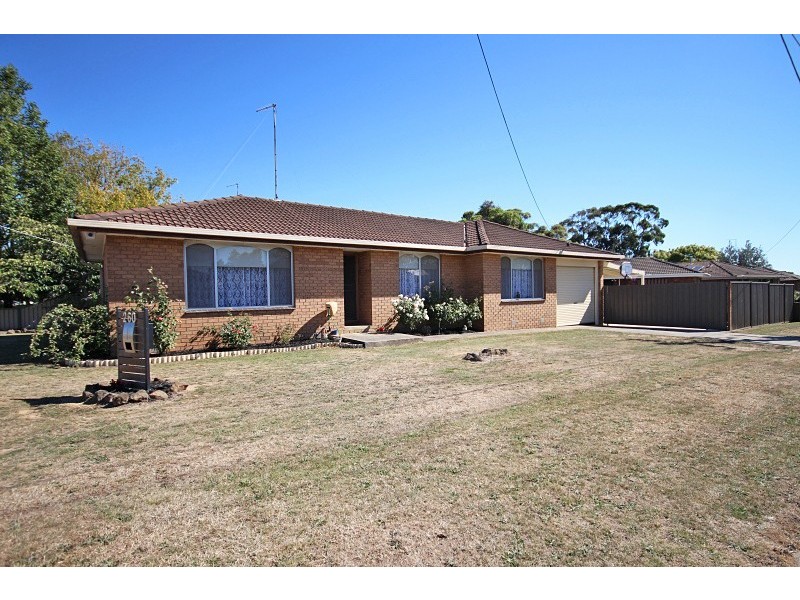 260 Learmonth Road, Wendouree VIC 3355