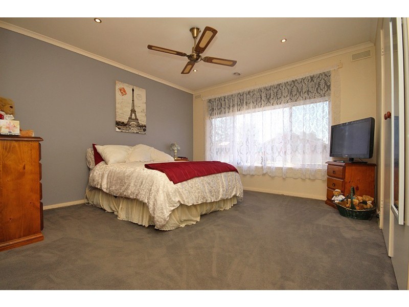 260 Learmonth Road, Wendouree VIC 3355