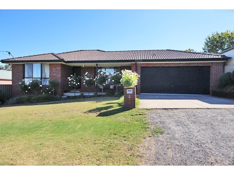 5 McAuley Drive, Brown Hill VIC 3350
