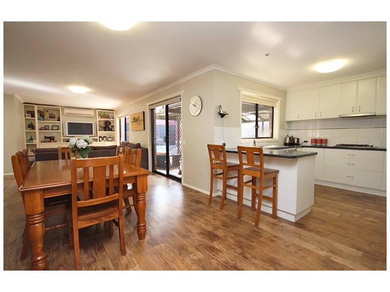 5 McAuley Drive, Brown Hill VIC 3350