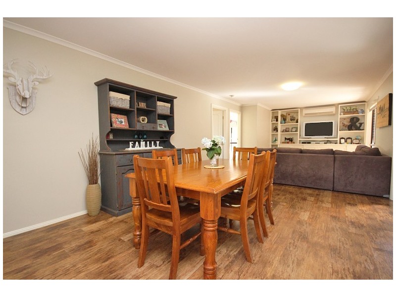 5 McAuley Drive, Brown Hill VIC 3350