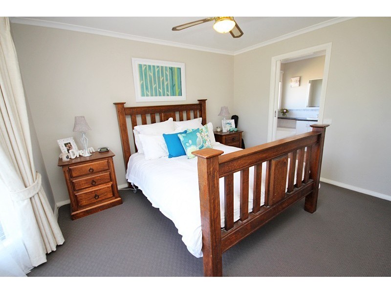 5 McAuley Drive, Brown Hill VIC 3350