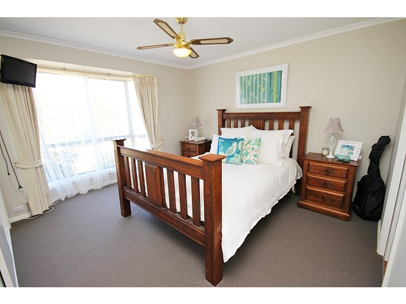 5 McAuley Drive, Brown Hill VIC 3350