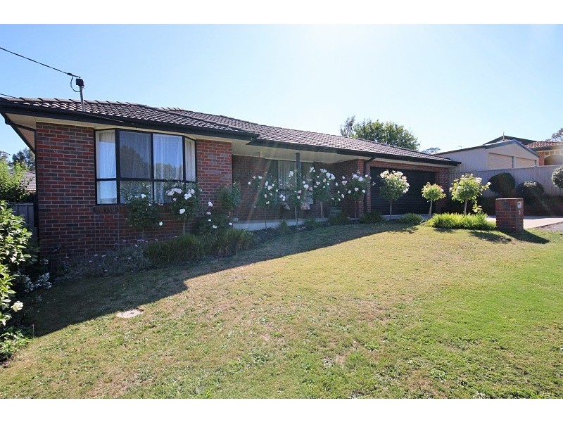 5 McAuley Drive, Brown Hill VIC 3350