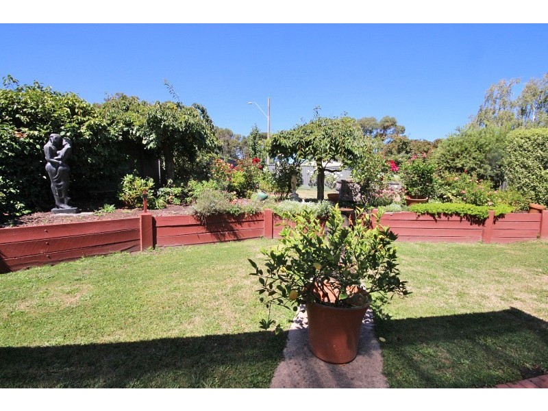 9 Panorama Drive, Black Hill VIC 3350