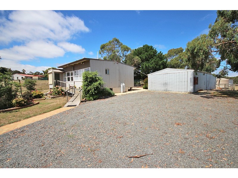 323 Sandys Hill Road, Durham Lead VIC 3352