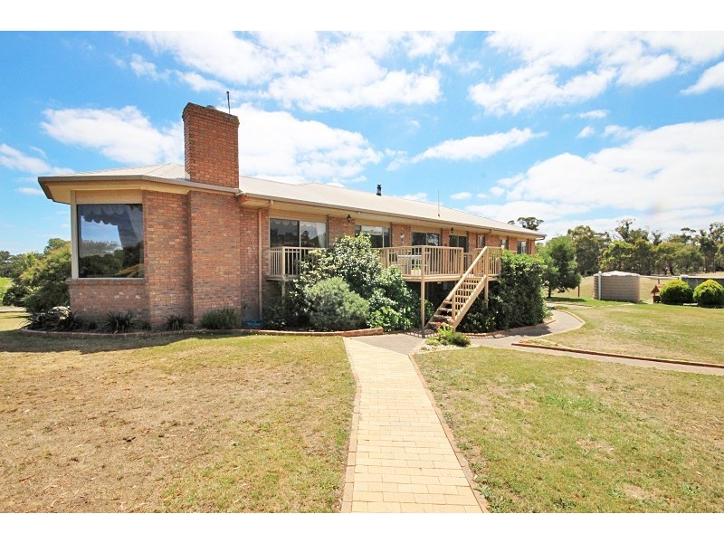 323 Sandys Hill Road, Durham Lead VIC 3352