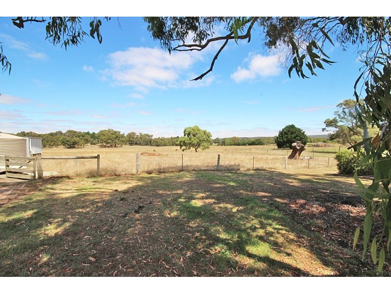 323 Sandys Hill Road, Durham Lead VIC 3352