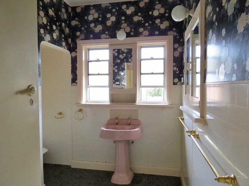 220 Forest Street, Lake Wendouree VIC 3350