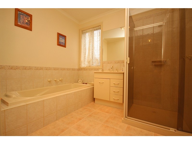 16 Tilbury Street, Delacombe VIC 3356