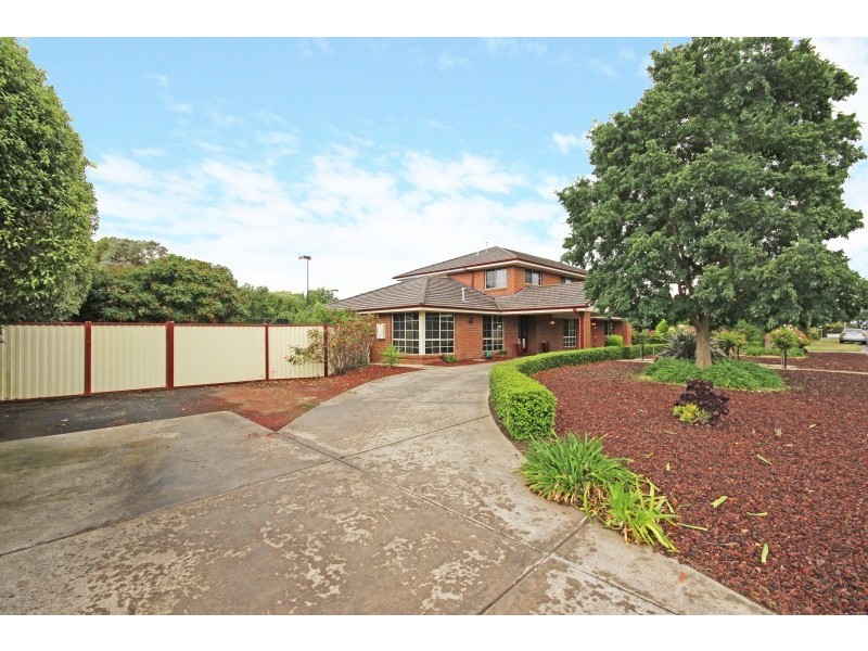 10 The Avenue, Delacombe VIC 3356