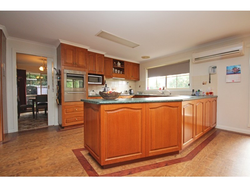 10 The Avenue, Delacombe VIC 3356