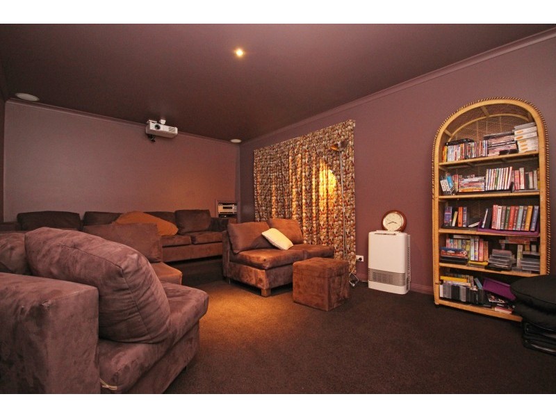 10 The Avenue, Delacombe VIC 3356