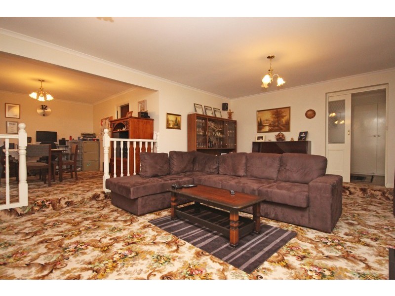 10 The Avenue, Delacombe VIC 3356