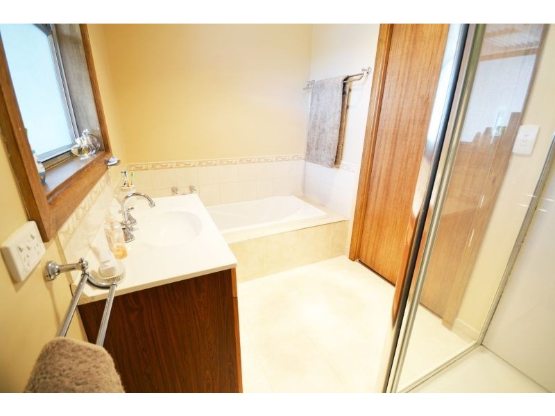 5 Cummins Street, Beaufort VIC 3373