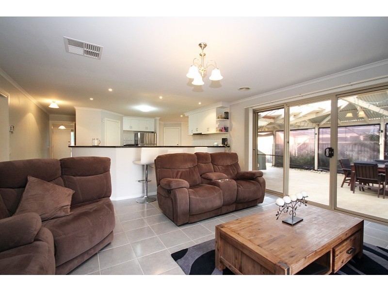 36 Wiltshire Lane, Delacombe VIC 3356