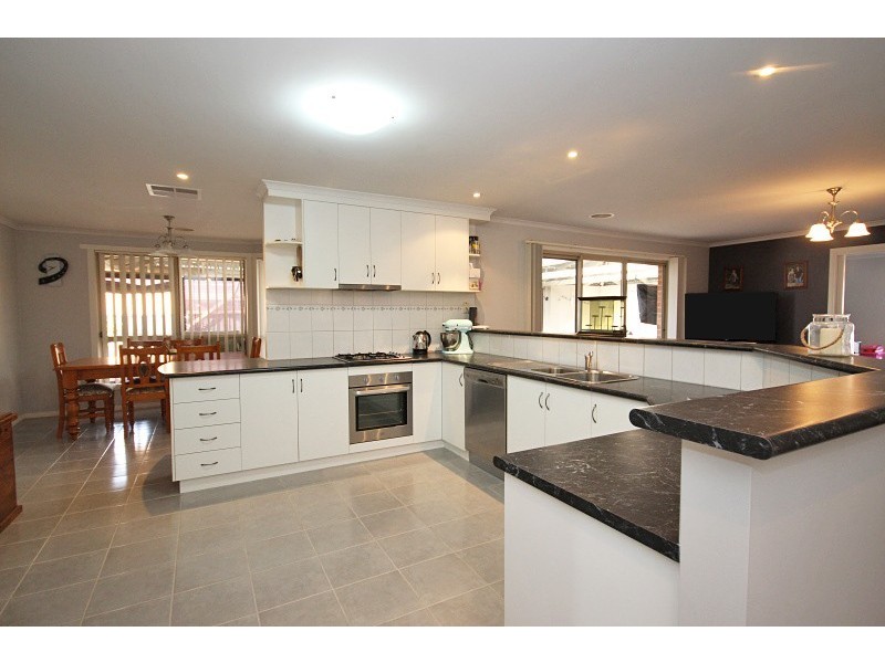 36 Wiltshire Lane, Delacombe VIC 3356