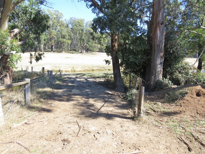 2117 Ballan – Daylesford Road, Leonards Hill VIC 3461