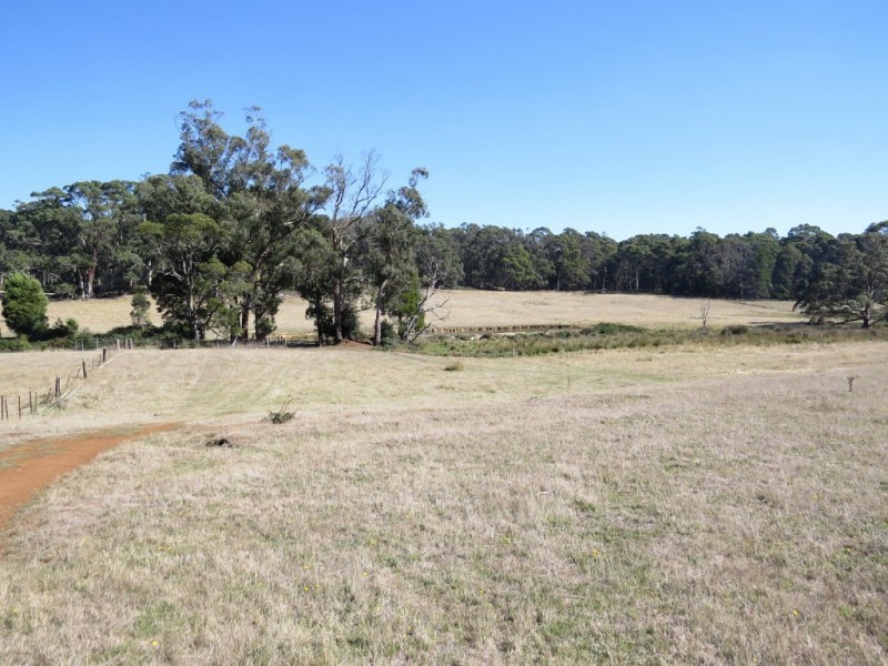 2117 Ballan – Daylesford Road, Leonards Hill VIC 3461