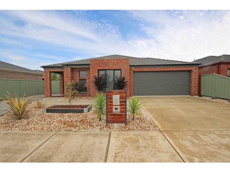 16 Coventry Street, Miners Rest VIC 3352