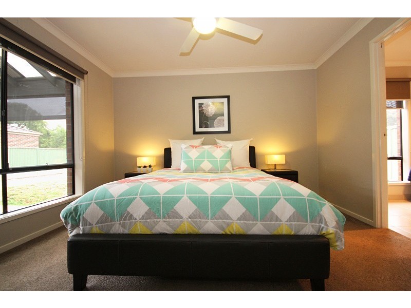 16 Coventry Street, Miners Rest VIC 3352