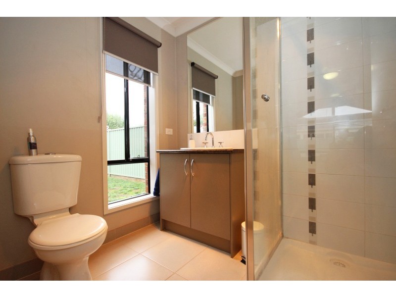 16 Coventry Street, Miners Rest VIC 3352