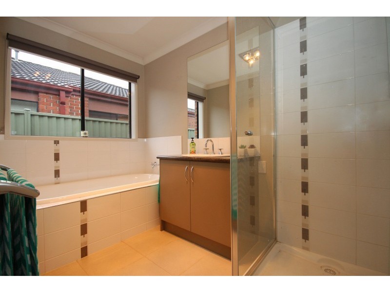 16 Coventry Street, Miners Rest VIC 3352