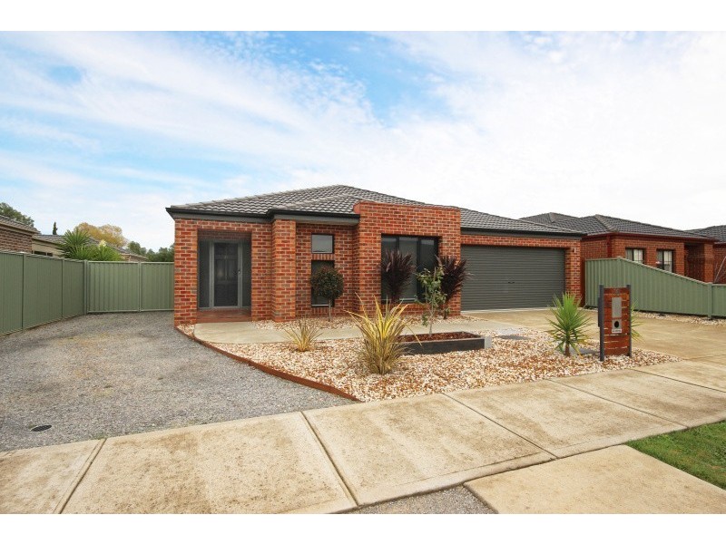 16 Coventry Street, Miners Rest VIC 3352