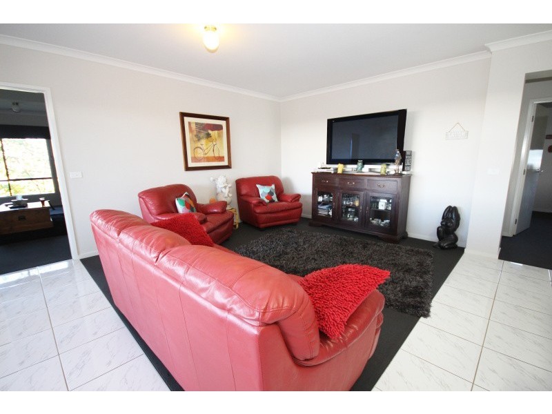 4 Maxwell Street, Cardigan Village VIC 3352