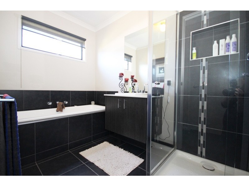 4 Maxwell Street, Cardigan Village VIC 3352