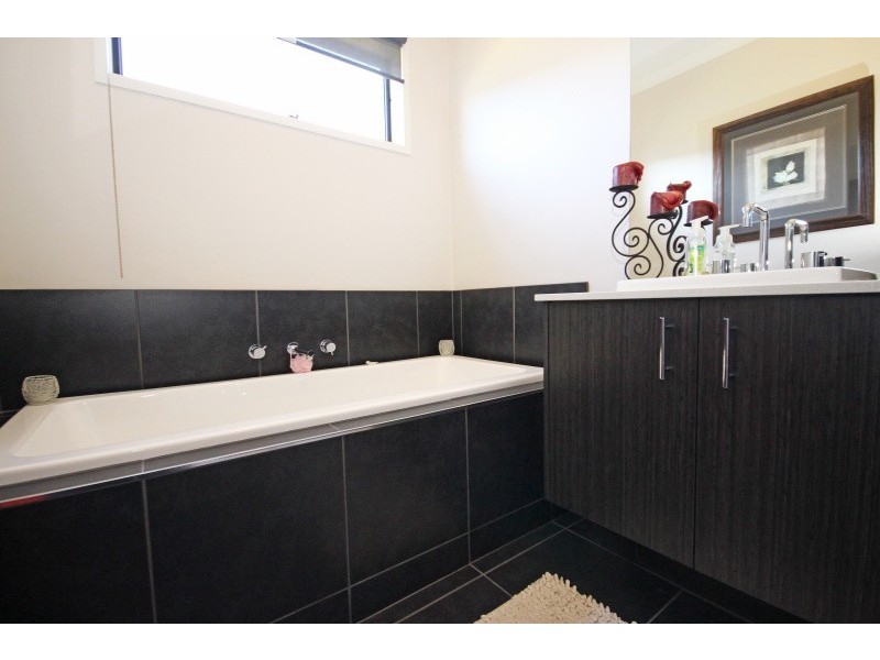 4 Maxwell Street, Cardigan Village VIC 3352