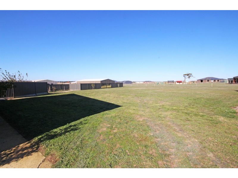 4 Maxwell Street, Cardigan Village VIC 3352