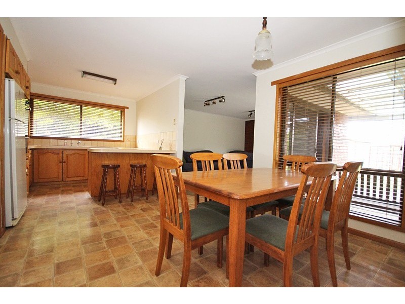 2 King Drive, Sebastopol VIC 3356